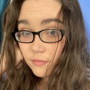 Meet your Posher, Caitlyn